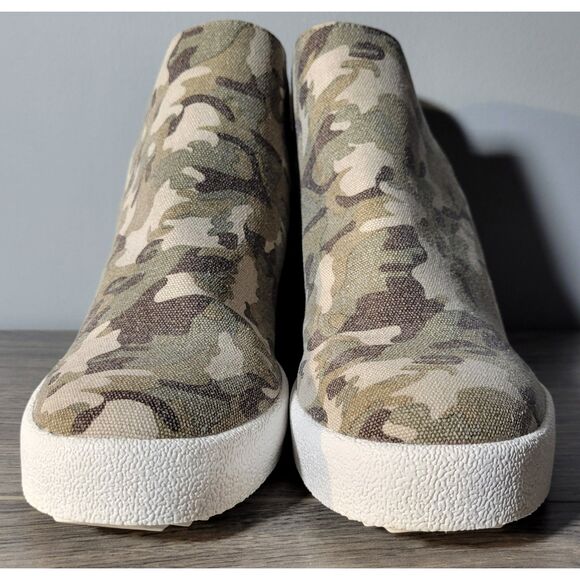 Pink‎ Lily Womens Size US 9 Kacy Camo Sneaker Wedge Pre-Owned - Picture 8 of 10